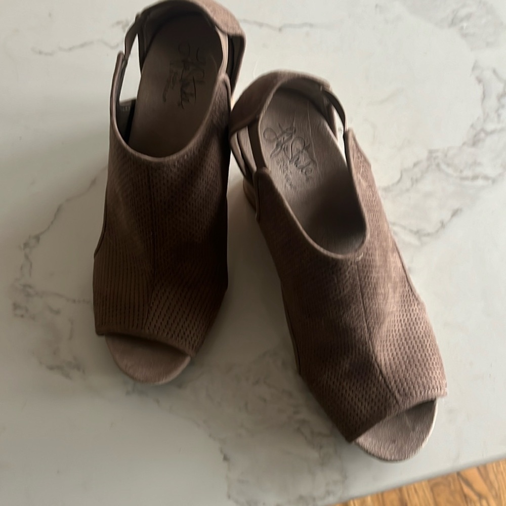 Life Stride size 7.5 wedges